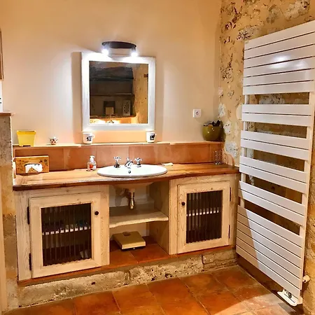 Le Clos De Bed & Breakfast 3*