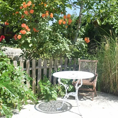 Le Clos De Bed & Breakfast Lusignan-Petit